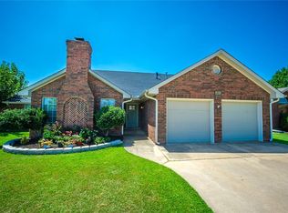 2420 Cimarron Dr, Norman, OK 73071