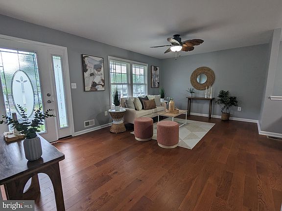 2nd image of 103 Broadway Ave