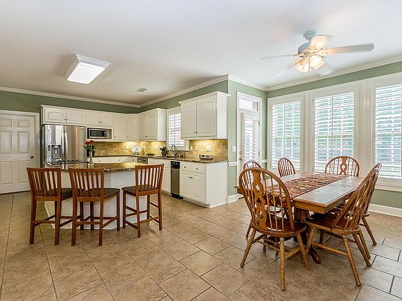 5th image of 9926 Dogwood Ct