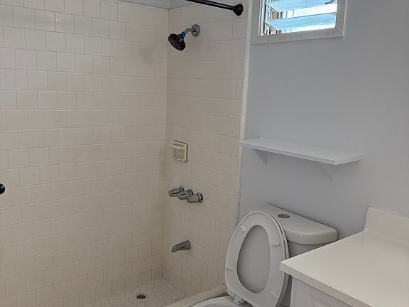 Newly painted full bathroom