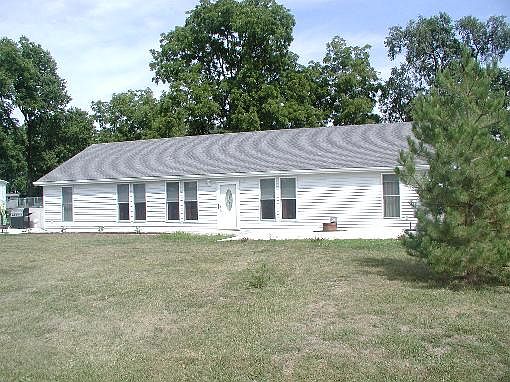 2nd image of 411 Cherry St