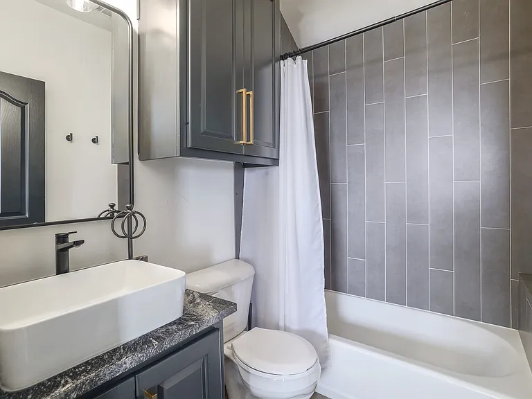 1128 Thurman Bluff Dr — Photo 9