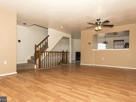 5th image of 10 Tattersaul Ct