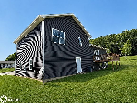 5th image of 302 33rd St