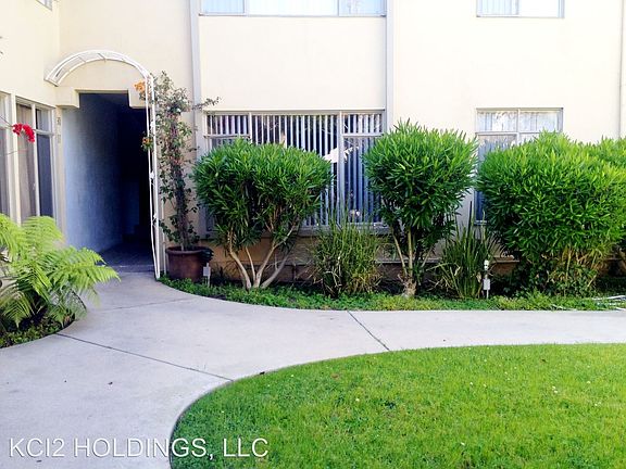 3rd image of 11617 Gorham Ave APT 36