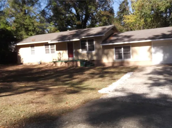 3022 Bradford Dr, Opelika, AL 36801