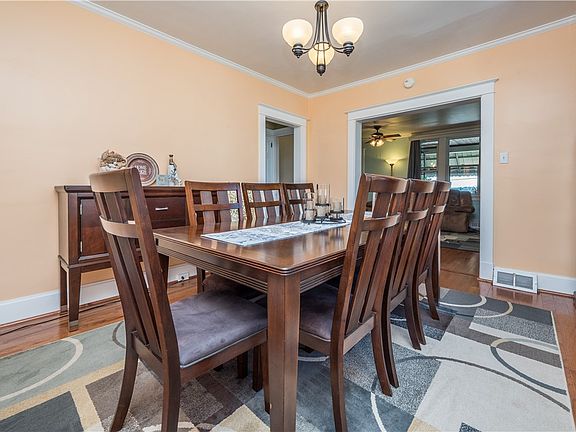 4th image of 2716 Castlegate Ave
