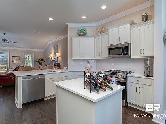 3rd image of 13154 Vincent Ct