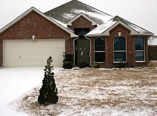 104 Mac West Dr, Fate, TX 75189