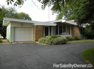 1041 Dekalb Ave, Sycamore, IL 60178