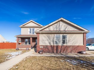 704 Coach Light Ln, Lowell, IN 46356