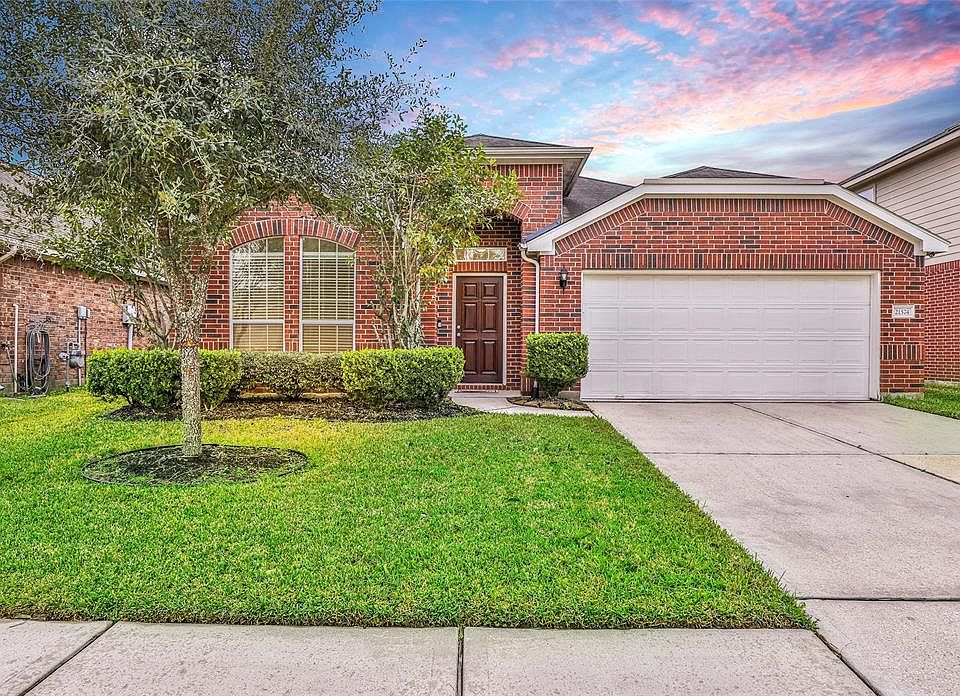 1st image of 21574 Kings Bend Dr