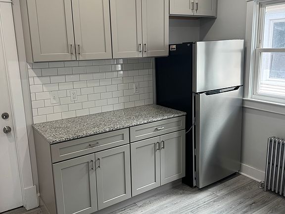2nd image of 314 N Park Ave Unit 2