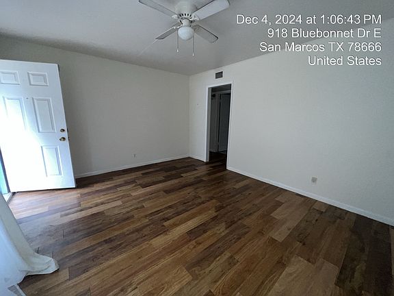 3rd image of 918 E Bluebonnet Dr
