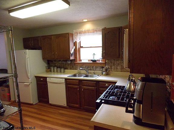 4th image of 299 Green Meadows Ln