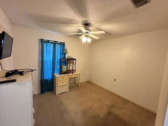 5th image of 356 Oak St