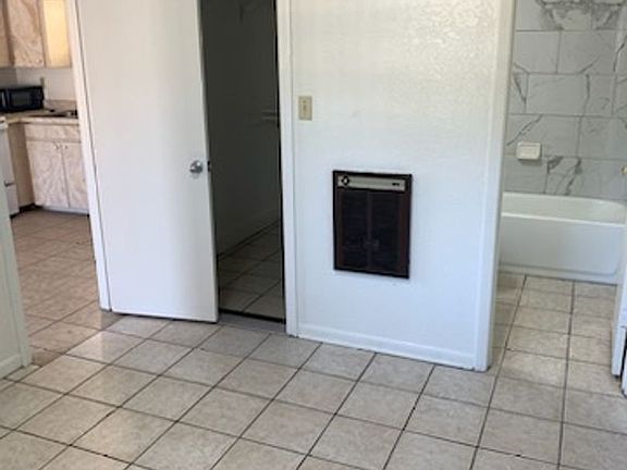 4th image of 2417 E 21st St
