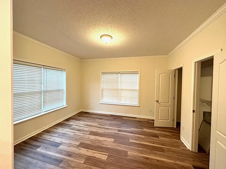 205 Shelton St — Photo 17
