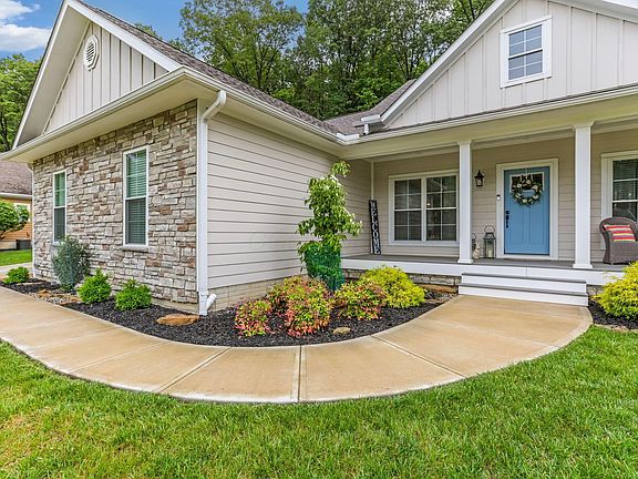 2nd image of 866 Howell Dr