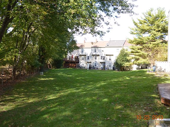 Common Area/Backyard