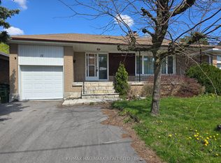 11 Bowerbank Dr, Toronto, ON M2M 1Z9