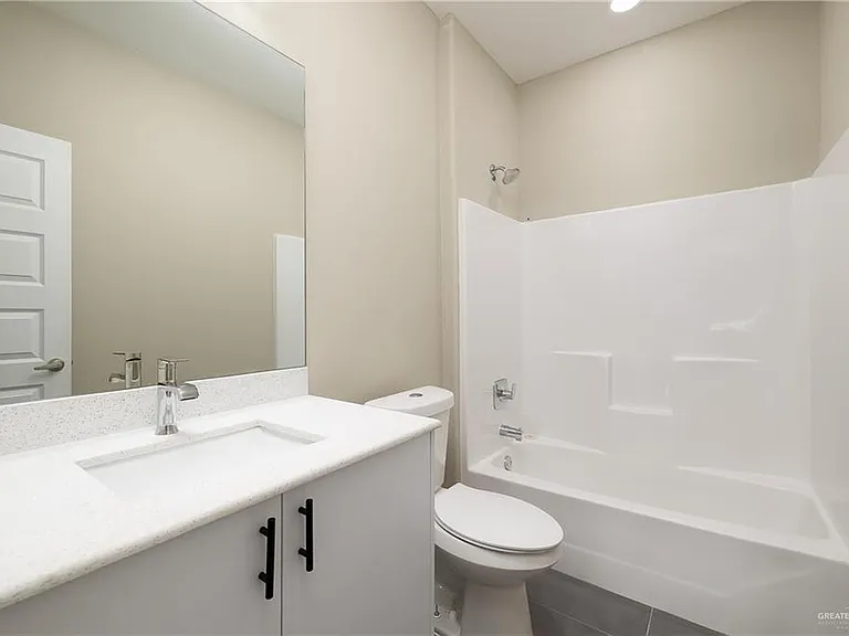 11006 N 33rd Ln #3 — Photo 16