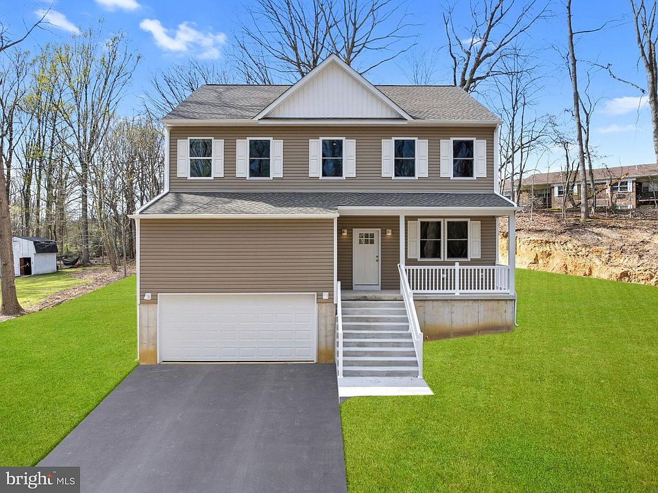 1st image of 48 Farrier Ave