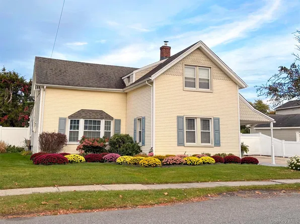 171 Smith Avenue, Islip, NY 11751