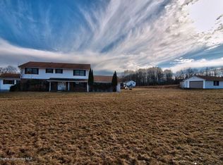 125 Private Dr, Moscow, PA 18444