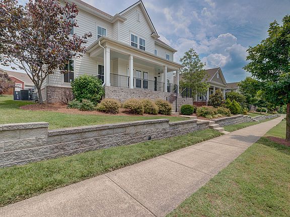 2nd image of 1916 Grace Point Ln