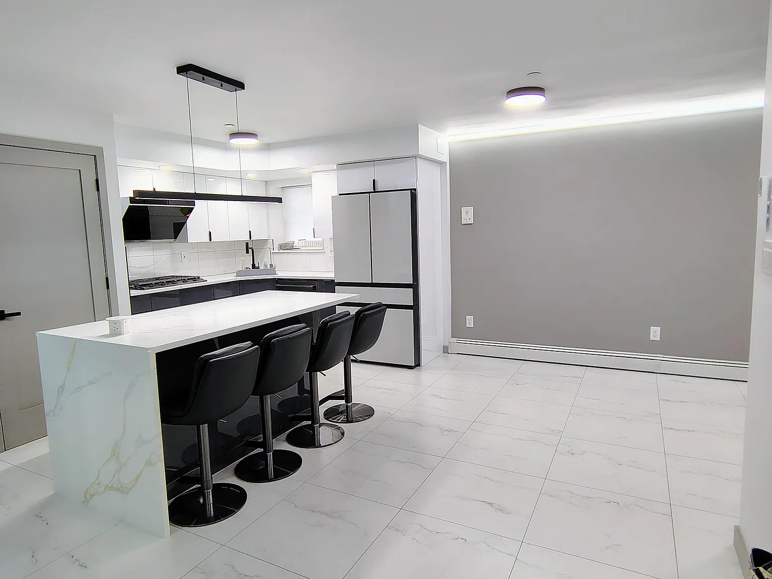 2 bed, 643 sqft, $2,500 — Photo 4