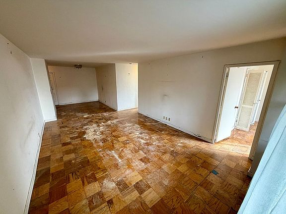 5th image of 7025 Yellowstone Blvd APT 3H