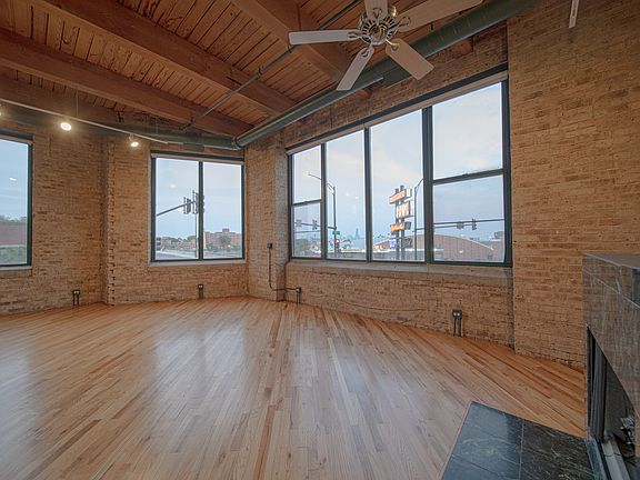 3rd image of 2222 W Diversey Ave APT 214