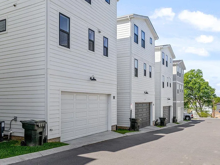 530 Edwin St #10 — Photo 49