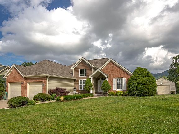4th image of 1217 College Heights Dr