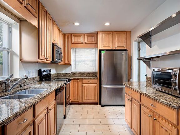 3rd image of 1200 Newcastle Dr