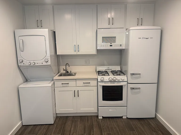 3504 Blossom Ln #A — Photo 3