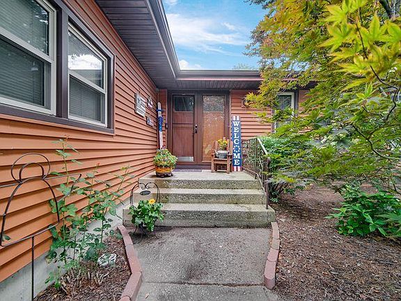 2nd image of 9143 Southmoor Ave