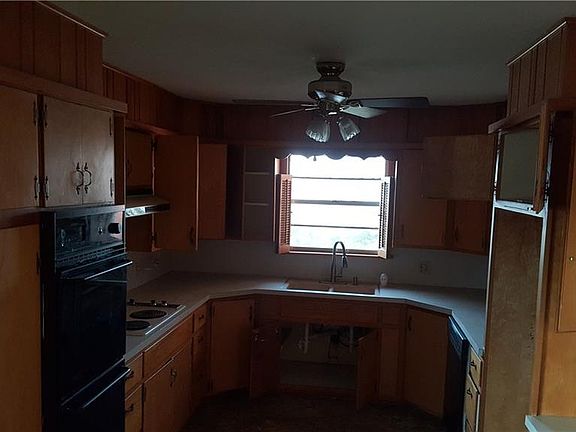 5th image of 702 E Garfield Ave