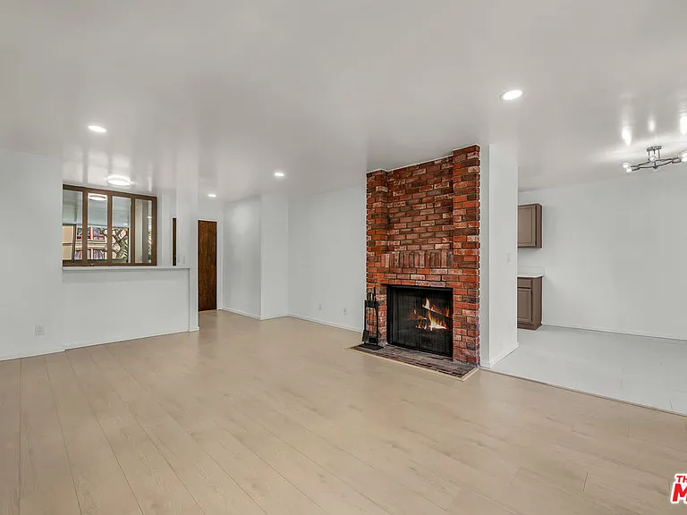 406 N Oakhurst Dr #202 — Photo 11