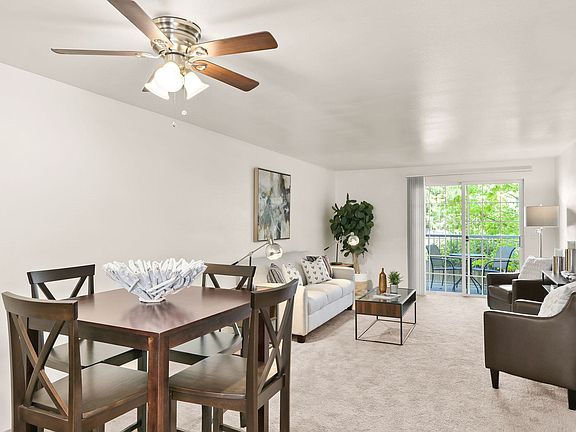 4th image of 213 NE Conifer Blvd #109P