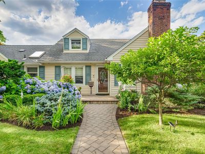 42 Eweler Avenue, Floral Park, NY, 11001
