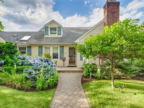 42 Eweler Avenue, Floral Park, NY 11001