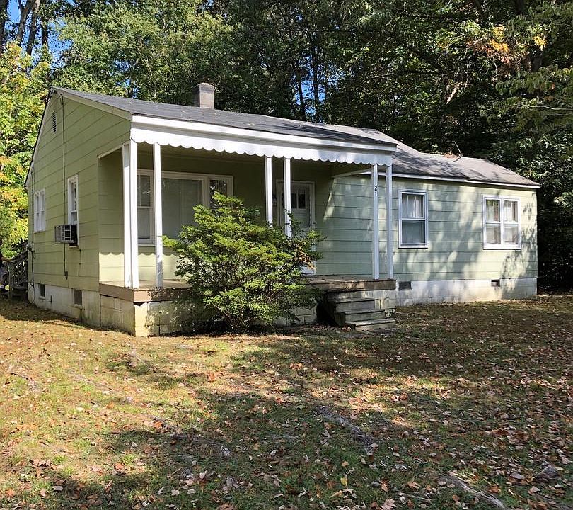 2nd image of 21 Woodstock Ln