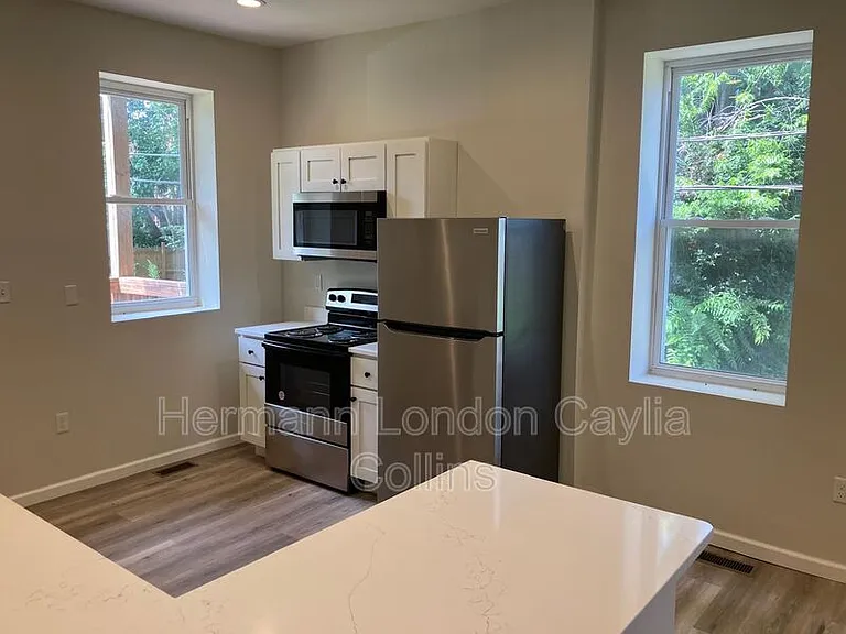 3215-3217 Nebraska Ave #3215 — Photo 11