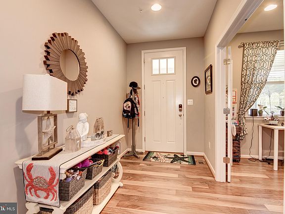 4th image of 18 Inglenook Ct