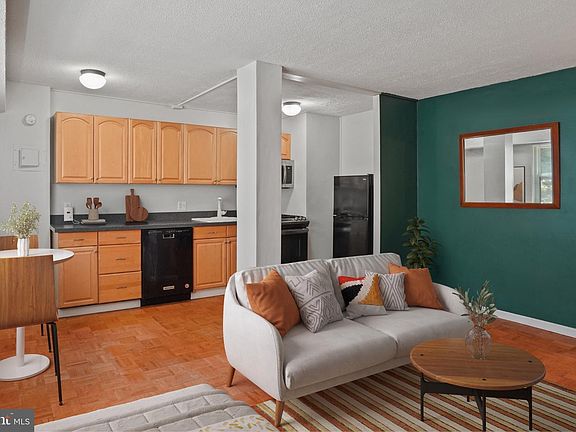 5th image of 1801 Clydesdale Pl NW #420