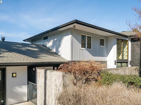 2nd image of 3970 N Shasta Loop