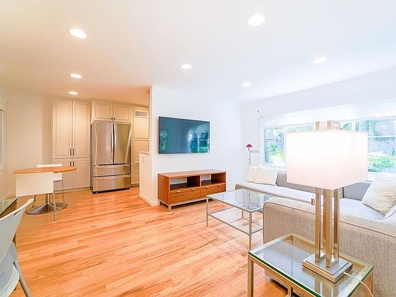 2nd image of 135 Montana Ave APT 3