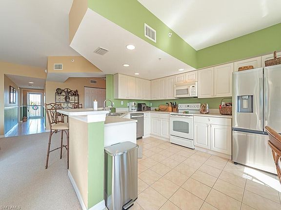 4th image of 19870 Breckenridge DR #403